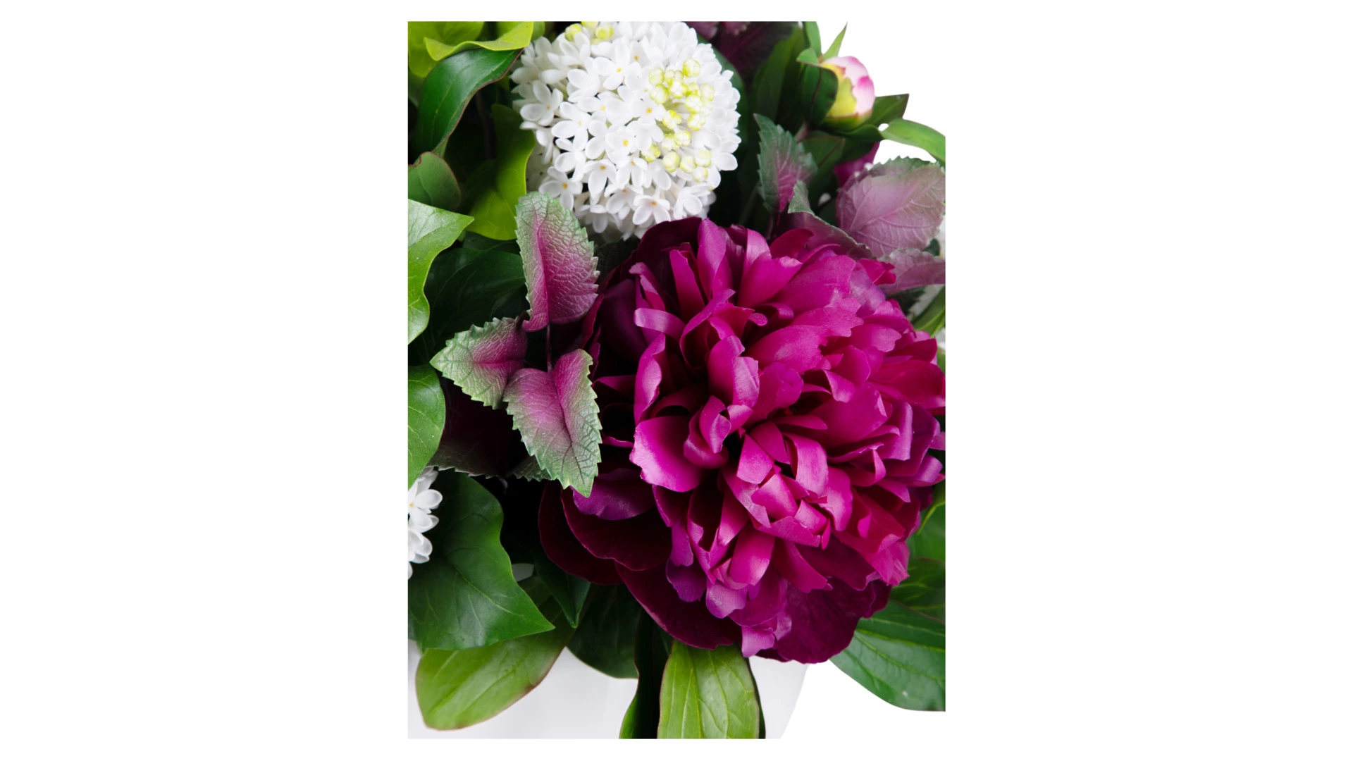 Композиция из холодного фарфора из белой сирени, бордовых и розовых пионов в белой керамической вазе