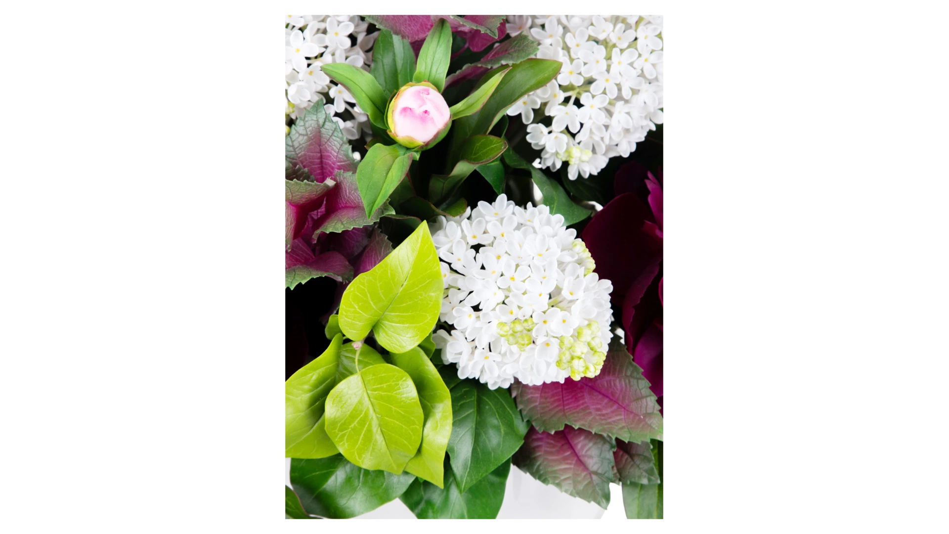 Композиция из холодного фарфора из белой сирени, бордовых и розовых пионов в белой керамической вазе