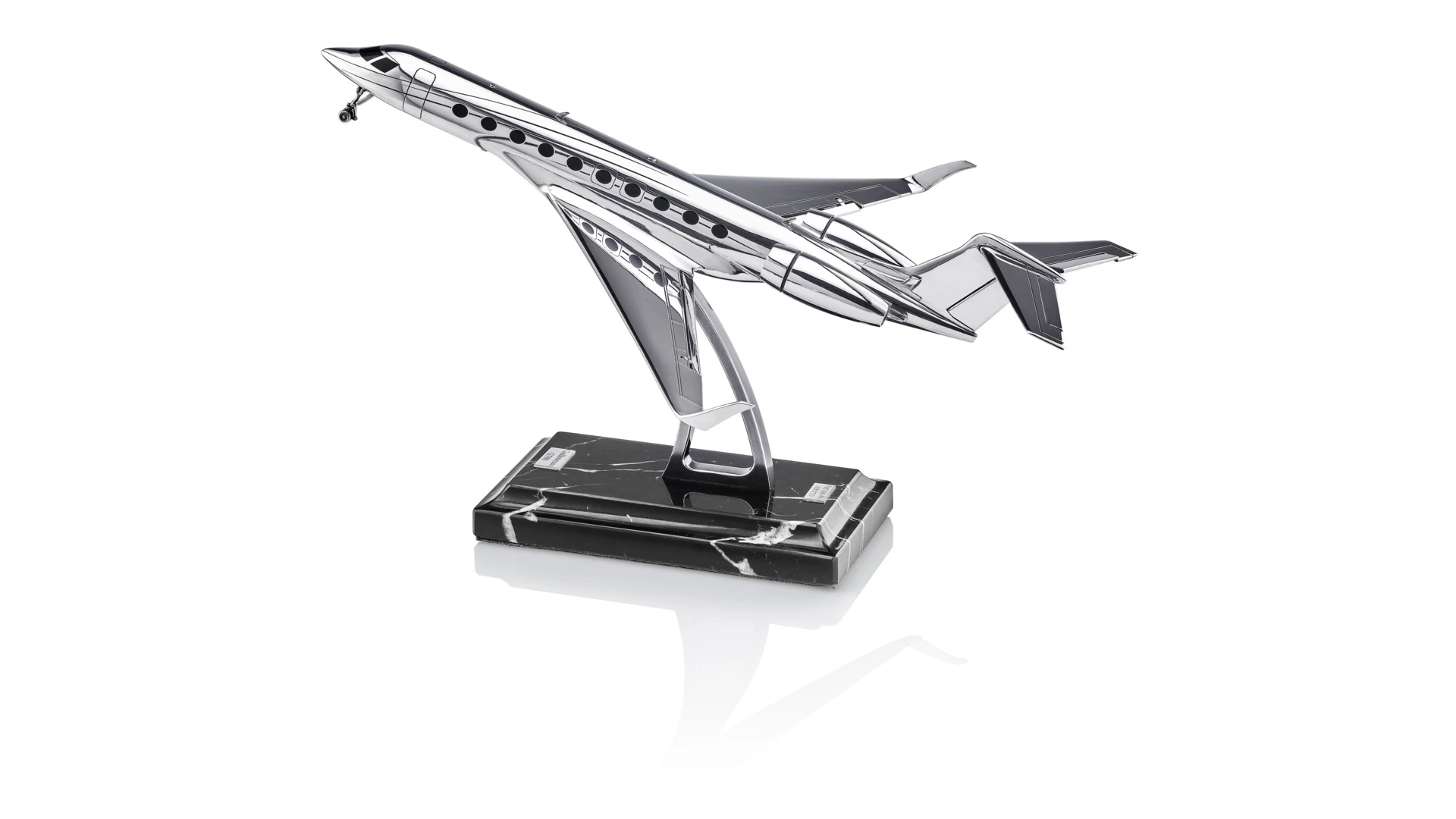 Статуэтка Cluev Decor Самолет GULFSTREAM G700 29х28х20 см 1355,07 г, серебро 925, мрамор, п/к