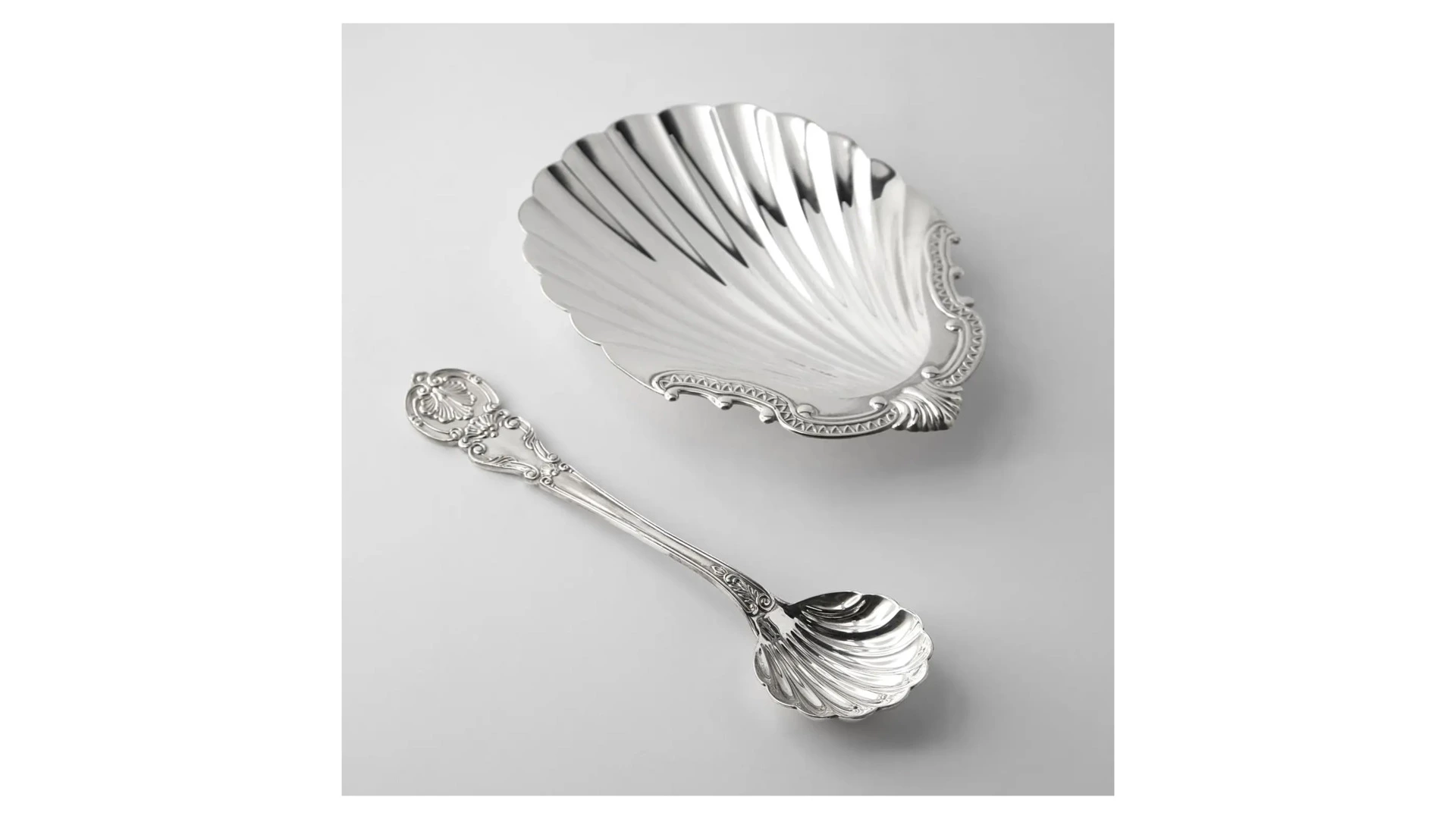 Икорница с ложкой в футляре АргентА Волна 135,7 г, 2 предмета, серебро 925
