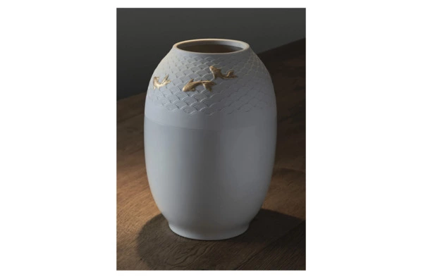 Ваза Lladro Кои 18х25 см, фарфор, золотой люстр, белая