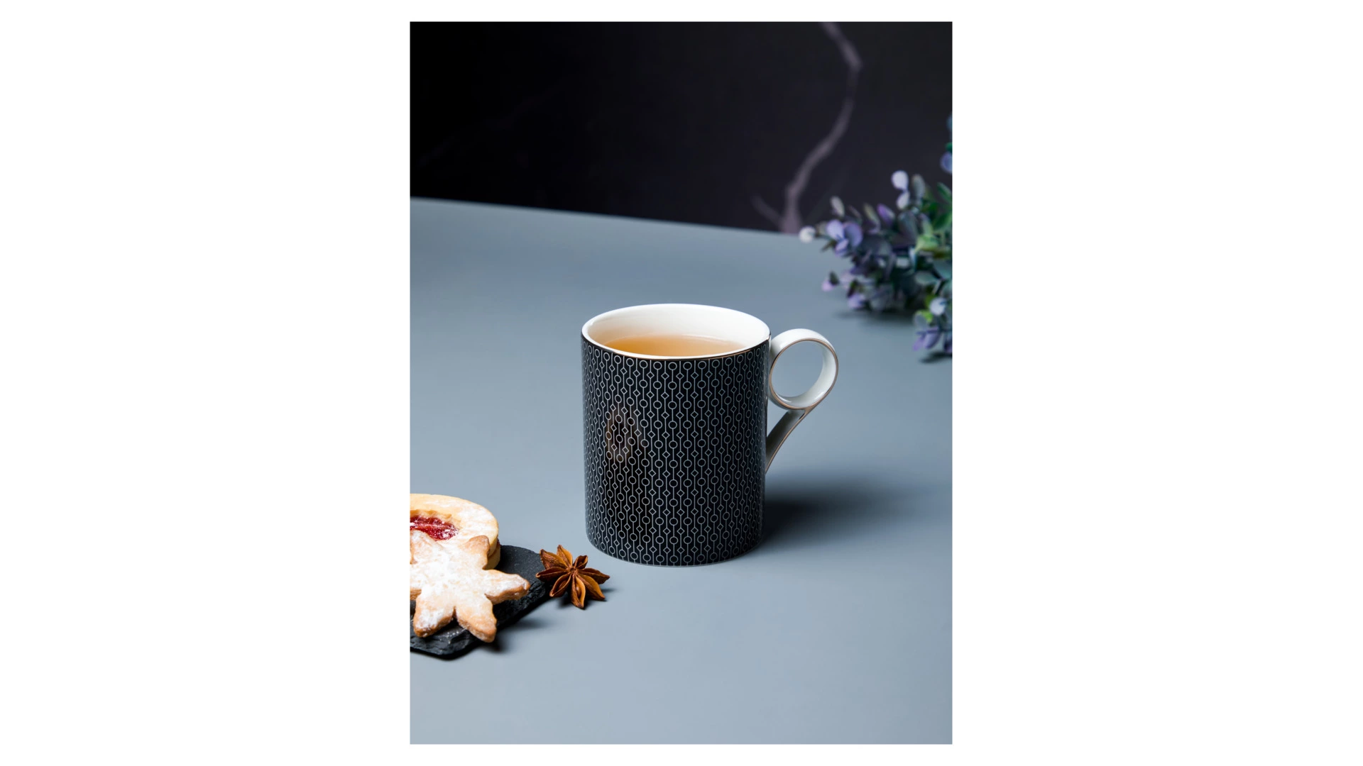 Кружка Decor de table Вола 350 мл, фарфор, черная, платиновый кант