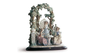 Фигурка Lladro Чаепитие в саду 52х60 см, фарфор