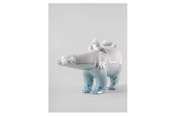 Фигурка Lladro Медведица с медвежатами под водой 39х19х25 см, фарфор
