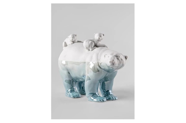 Фигурка Lladro Медведица с медвежатами под водой 39х19х25 см, фарфор