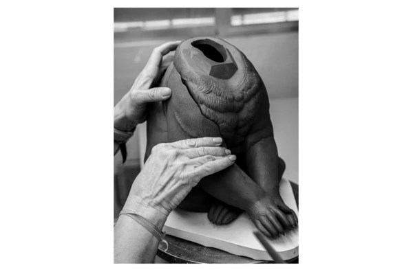 Фигурка Lladro Коала 34х 21x27 см, фарфор, черно-золотая, лимитированный выпуск