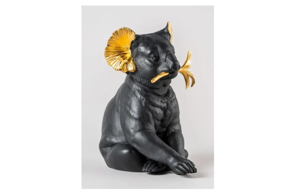 Фигурка Lladro Коала 34х 21x27 см, фарфор, черно-золотая, лимитированный выпуск