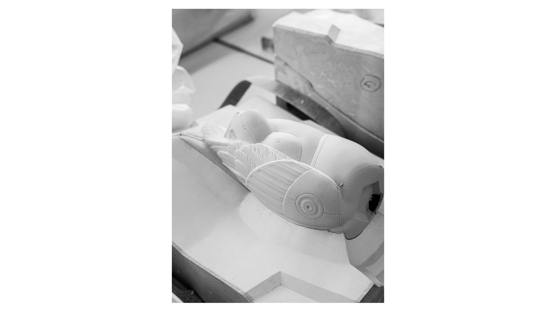 Фигурка Lladro Попугай Ара-киборг 20х22х45 см, фарфор