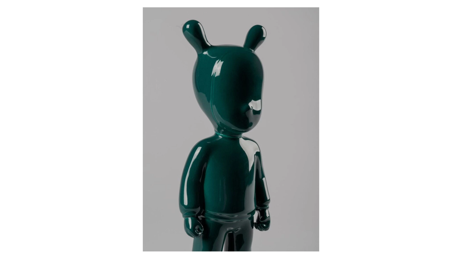 Фигурка Lladro Гость малый 11х30 см, фарфор, темно-зеленый