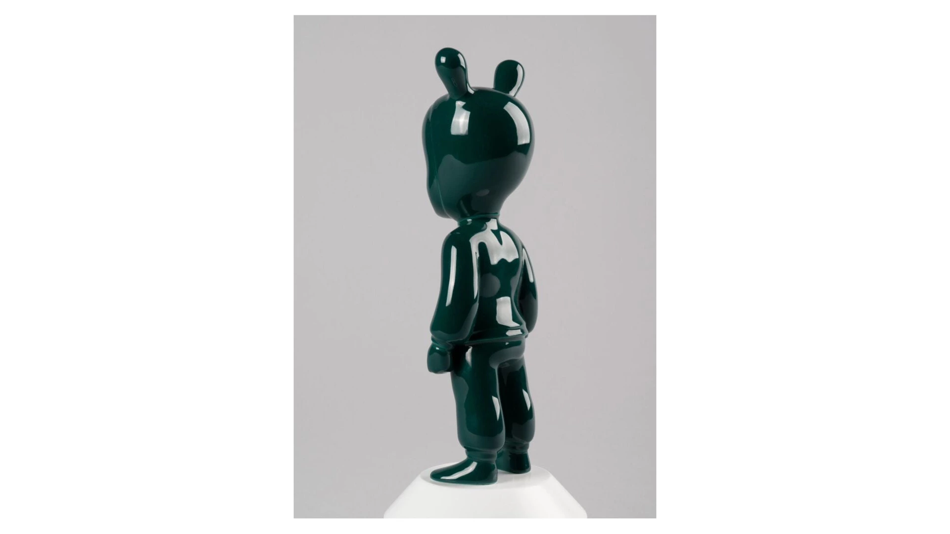 Фигурка Lladro Гость малый 11х30 см, фарфор, темно-зеленый
