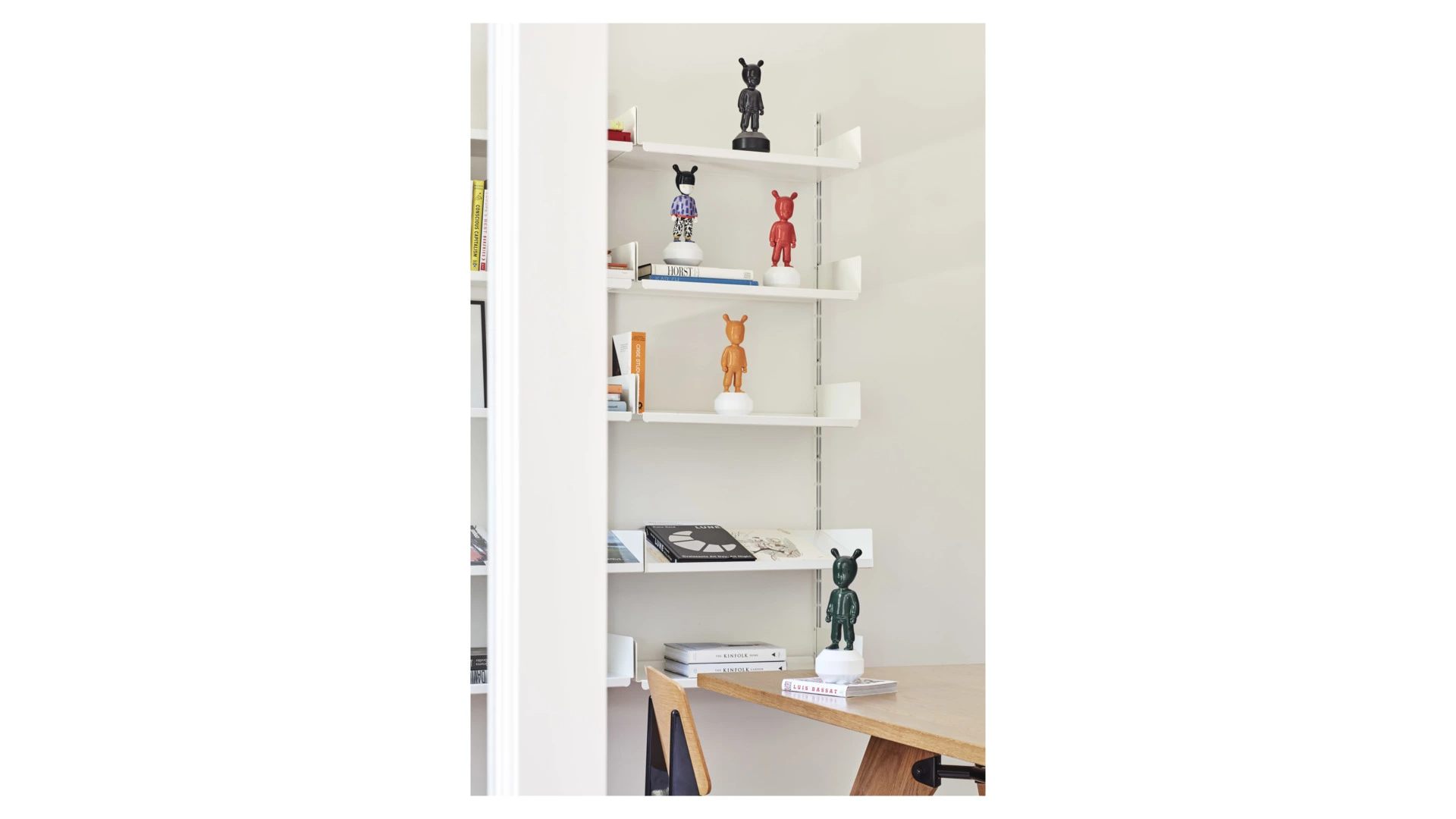 Фигурка Lladro Гость малый 11х30 см, фарфор, темно-зеленый