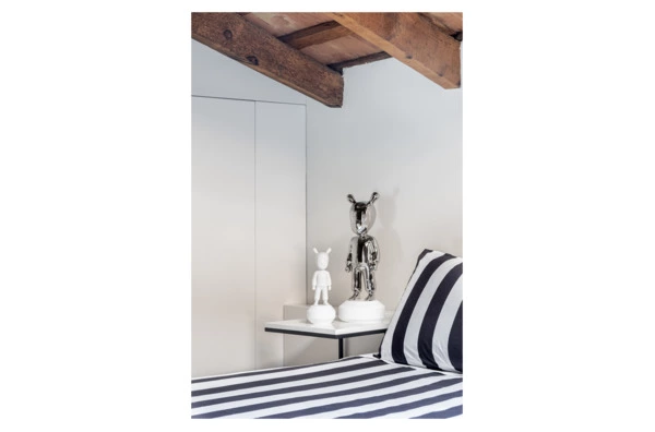 Фигурка Lladro Гость большой 19х52 см, фарфор, серебристый