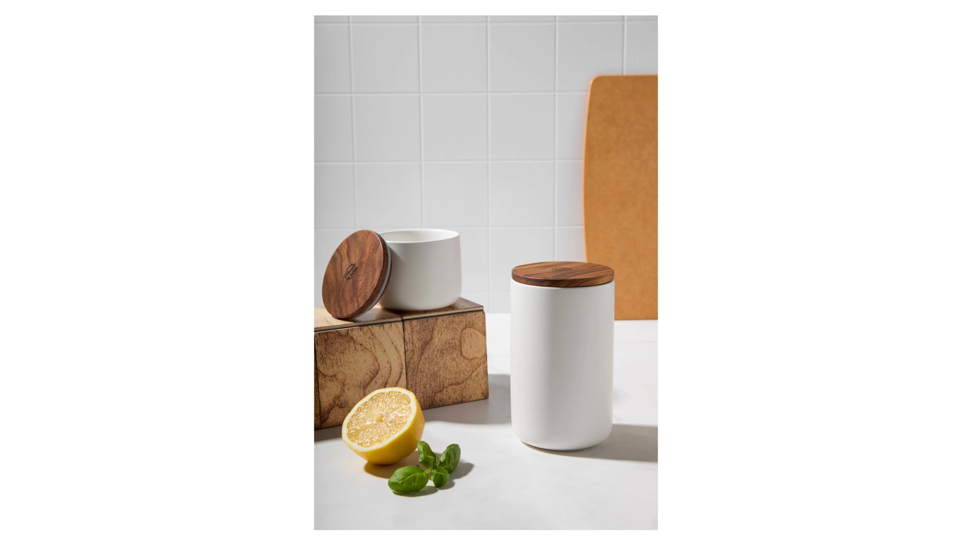 Банка для хранения Decor de table Home 750 мл, керамика, акация, белая