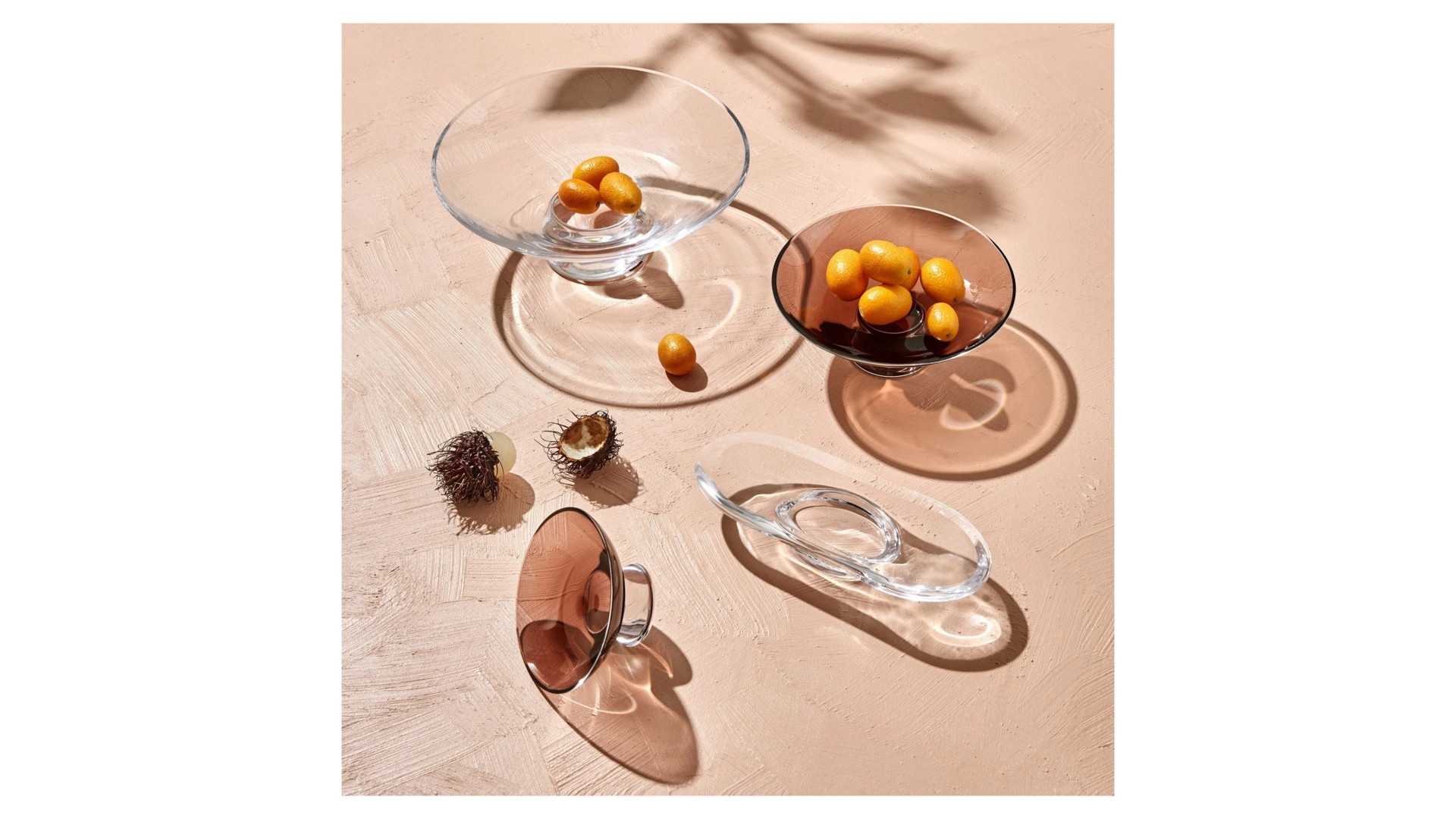 Чаша декоративная Nude Glass Силуэт 22 см, стекло хрустальное, карамельная