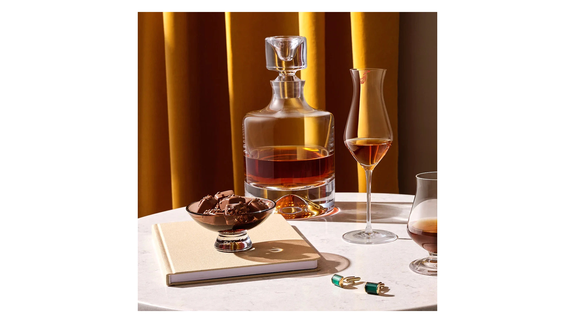 Чаша декоративная Nude Glass Силуэт 22 см, стекло хрустальное, карамельная