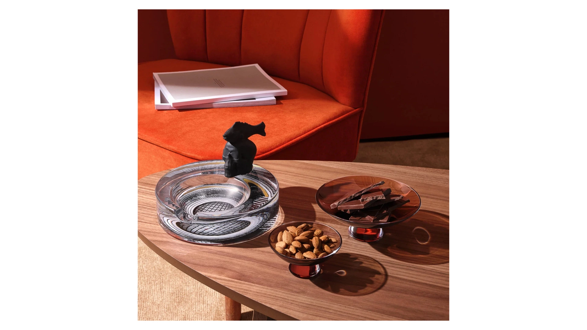 Чаша декоративная Nude Glass Силуэт 22 см, стекло хрустальное, карамельная