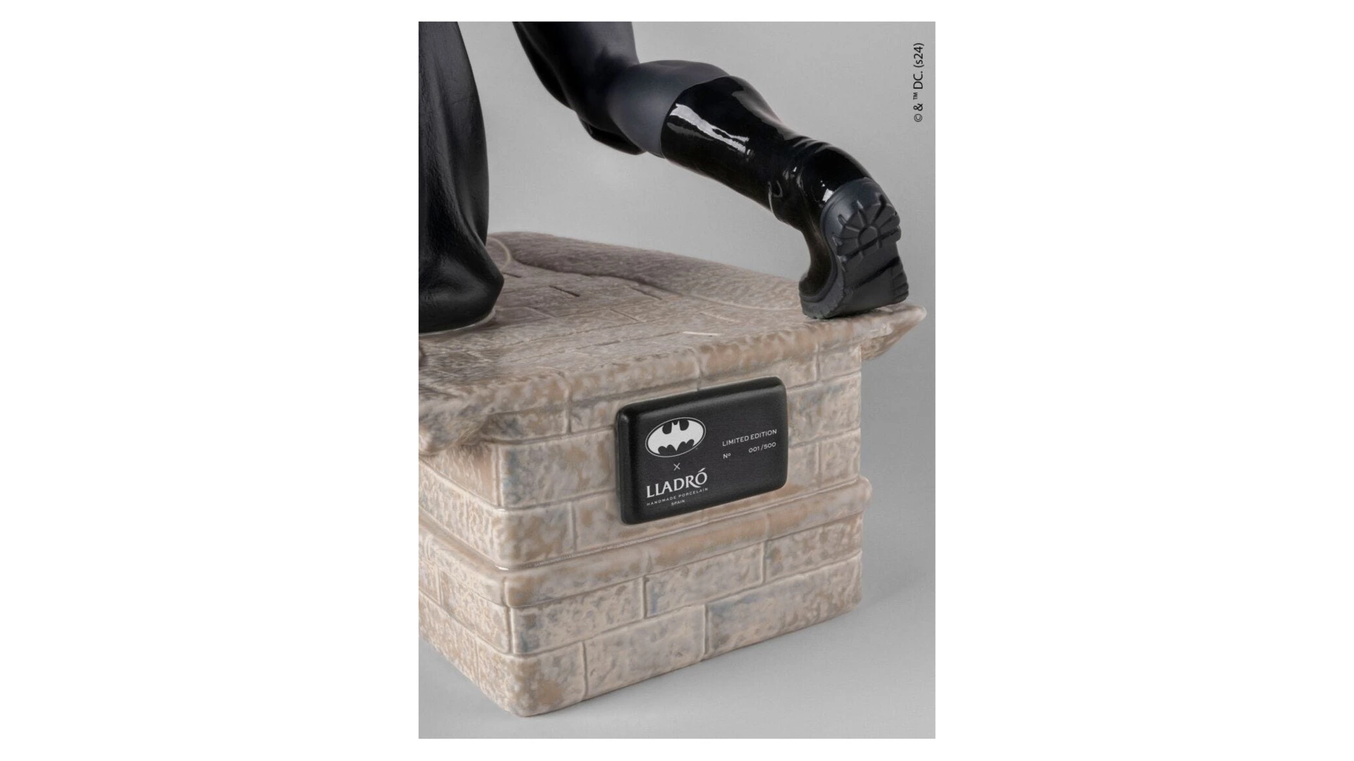 Фигурка Lladro Бэтмен 44х43 см, фарфор, лимитированный выпуск
