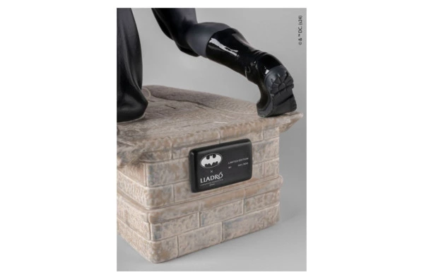 Фигурка Lladro Бэтмен 44х43 см, фарфор, лимитированный выпуск