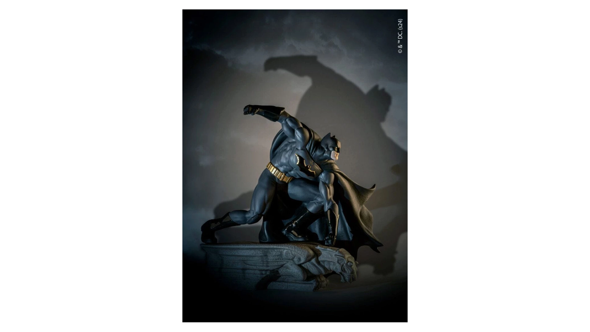 Фигурка Lladro Бэтмен 44х43 см, фарфор, лимитированный выпуск