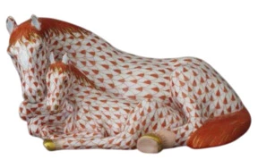 Фигурка Herend Пони с мамой 7х9,5х13 см, фарфор