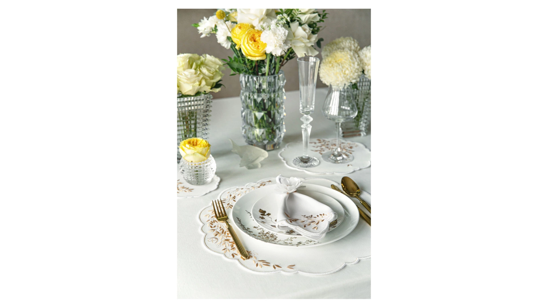 Набор плейсматов Private Decor collection Jardin Mаjоrelle 43 см, 2 шт, экокожа, бело-золотой