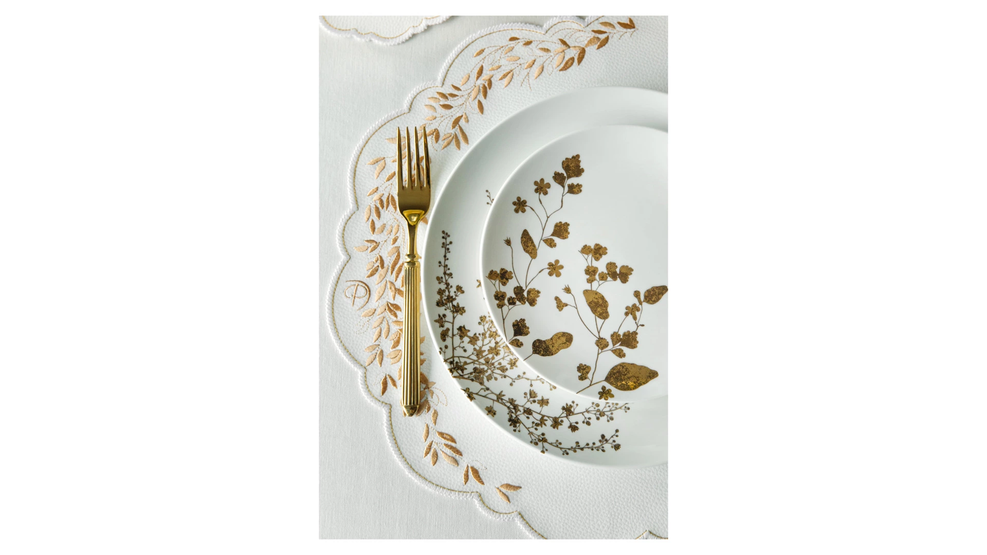 Набор плейсматов Private Decor collection Jardin Mаjоrelle 43 см, 2 шт, экокожа, бело-золотой