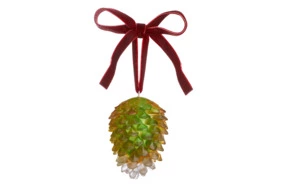 Елочное украшение Shirokov Шишка 8 см, янтарно-зеленое, хрустальное тесто, бордовая лента, п/к