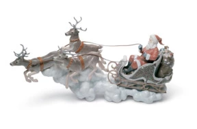 Фигурка Lladro Санты на санях 36 см, фарфор