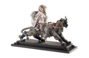 Скульптура Lladro Баханта на пантере 37х78 см, фарфор