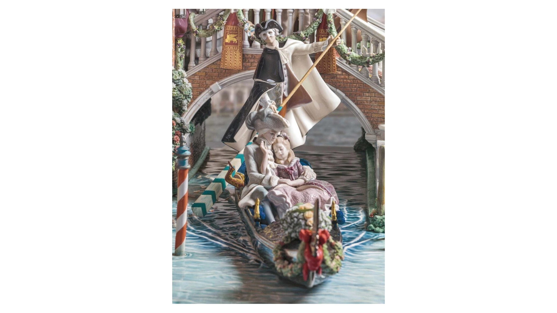 Скульптура Lladro Карнавал в Венеции 91х144 см, фарфор