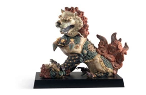 Скульптура Lladro Страж-львица Красная 42х82 см, фарфор