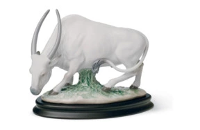 Фигурка Lladro Вола Серия Китайского гороскопа 17 см, фарфор