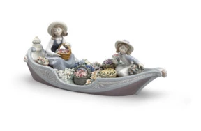 Скульптура Lladro Цветы навсегда. Девочки 15х45 см, фарфор