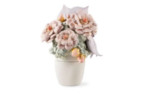 Ваза Lladro с цветами. Розовый вариант