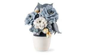 Ваза Lladro с цветами. Голубой вариант