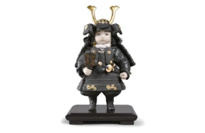Фигурка Lladro Мальчик-воин Золотой люстр 36 см, фарфор