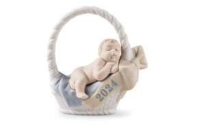 Фигурка Lladro Мальчик Рожденный в 2024 году 10 см, фарфор