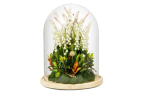 Ландыши из холодного фарфора в куполе H30 на каменном блюде